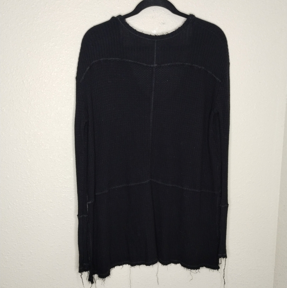 Free People Black Waffle Knit Long Sleeve Raw Hem Shirt Size XS - Picture 3 of 6